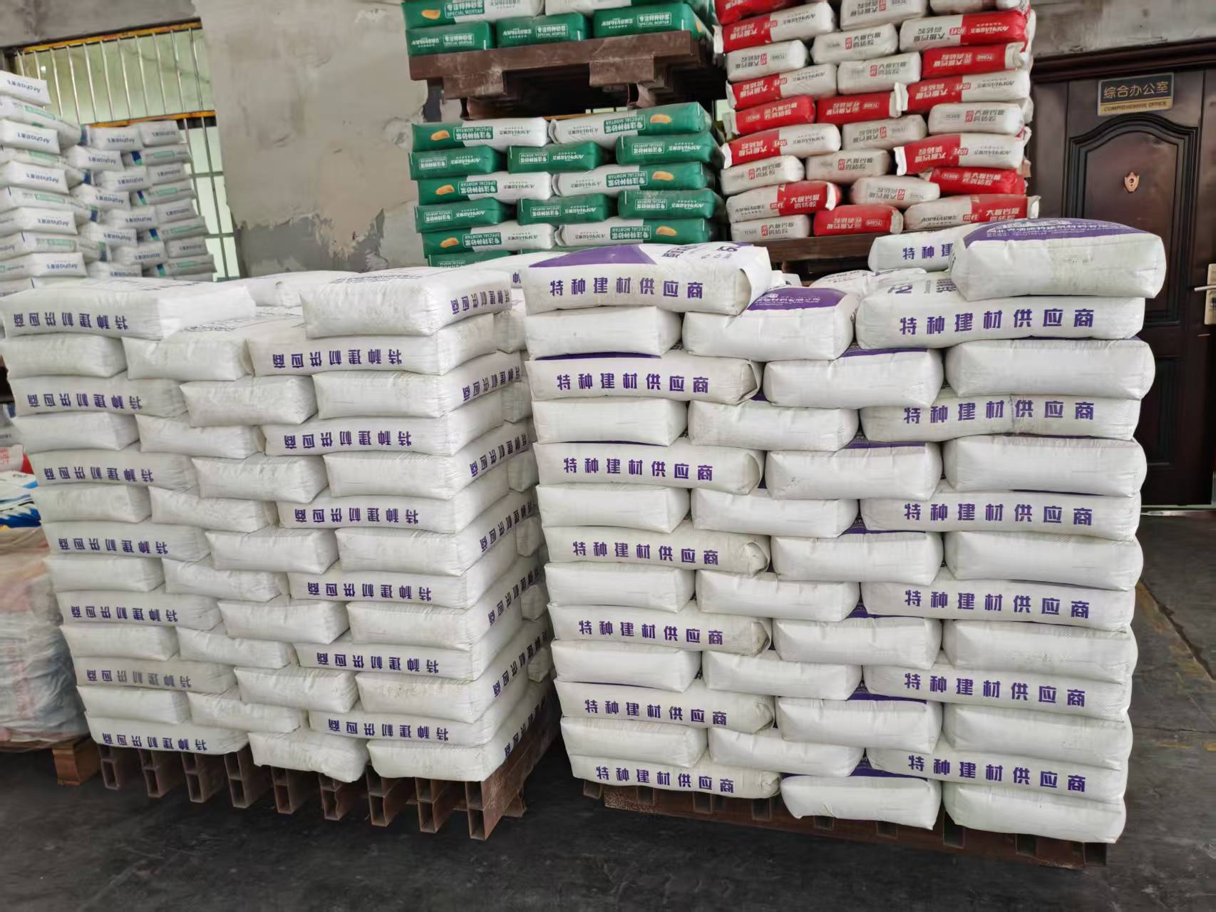 钟祥拱顶带模注浆料