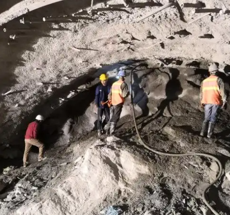 钟祥拱顶带模注浆料的施工流程及注意事项